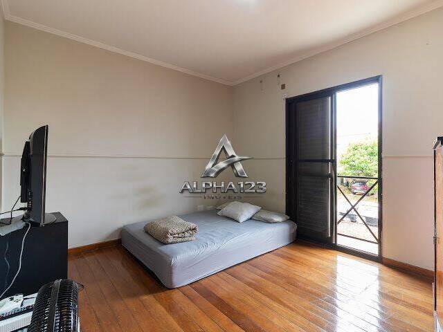 Casa para Venda em Santana de Parnaíba - 5